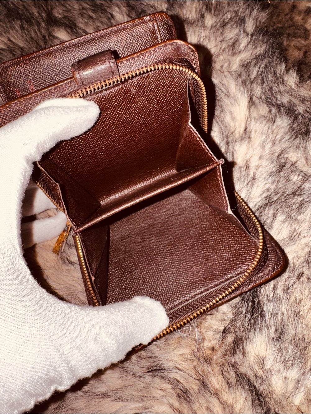 Louis Vuitton
Vintage 1999 Compact damier brown Zippé Wallet - Picture 6 of 16